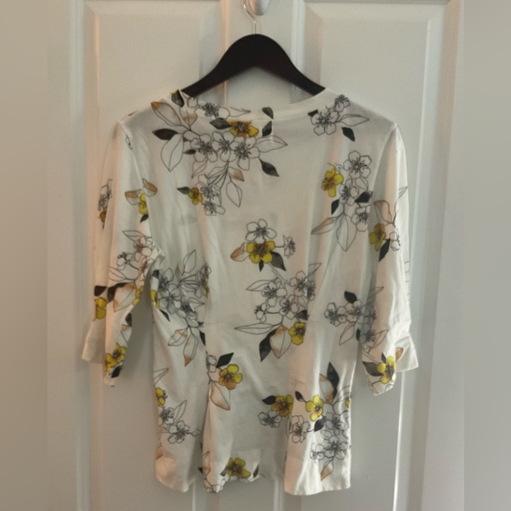 White flower shirt T.la - Picture 2 of 5